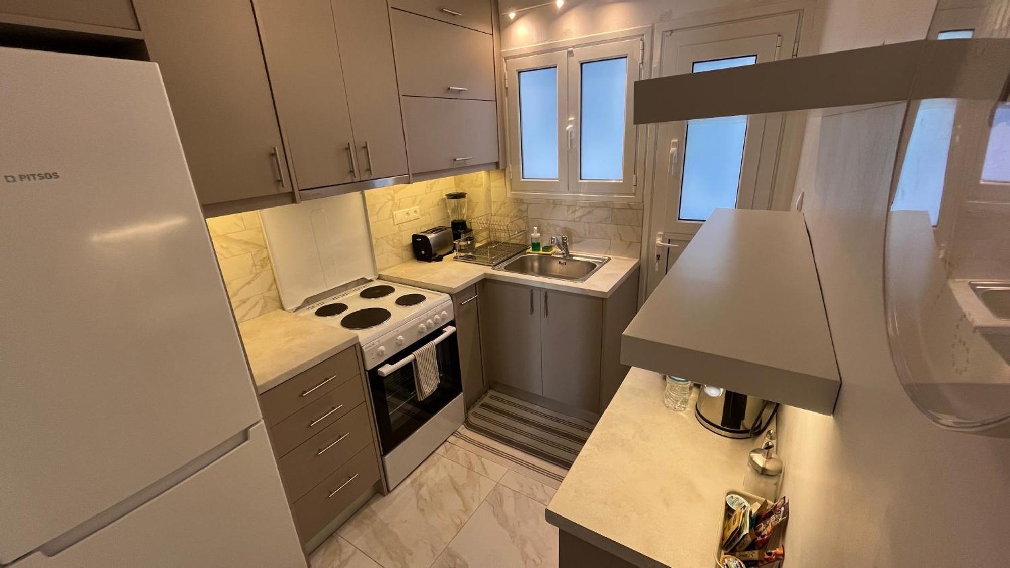 4 Newly Renovated Charming Apartments Steps From Panormou Metro Station Атина Стая снимка