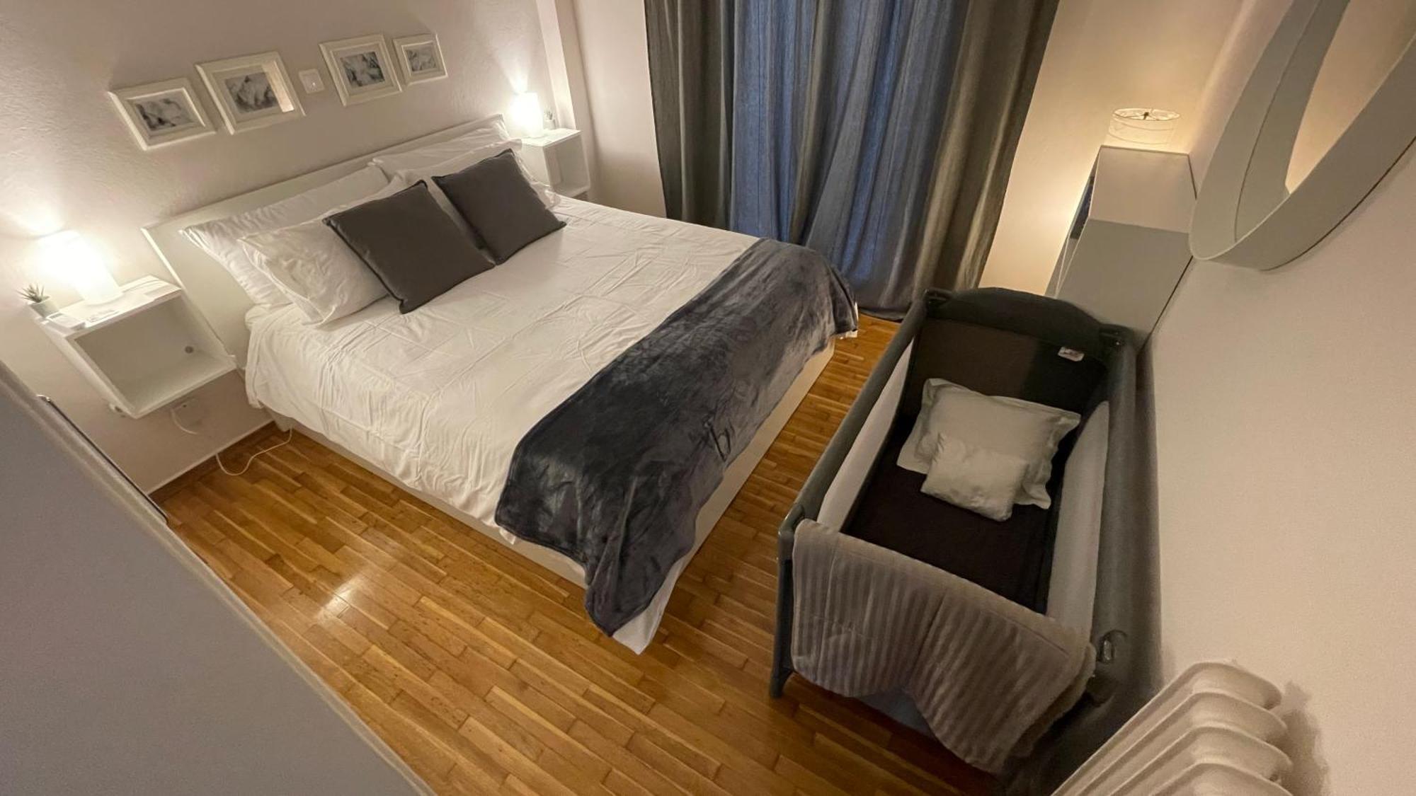 4 Newly Renovated Charming Apartments Steps From Panormou Metro Station Атина Стая снимка