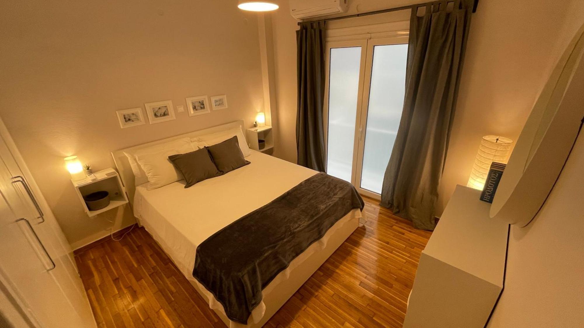 4 Newly Renovated Charming Apartments Steps From Panormou Metro Station Атина Стая снимка