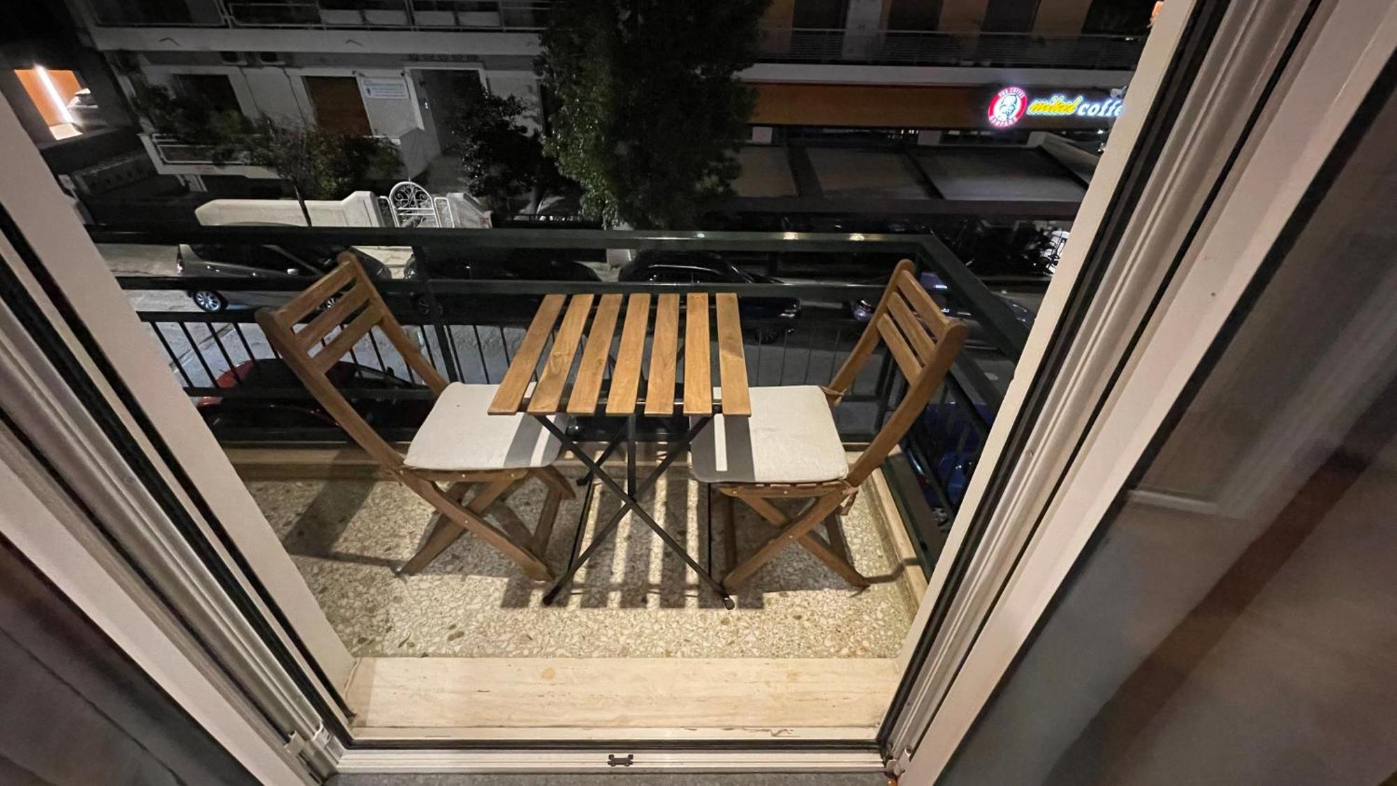 4 Newly Renovated Charming Apartments Steps From Panormou Metro Station Атина Стая снимка